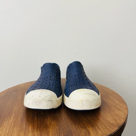 Native Jefferson Navy Blue Slip On Shoes Kids Size 1 - Picture 2 of 9